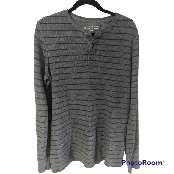 A Men’s waffle design top in size Medium Tall by Denver Hayes - Picture 2 of 5